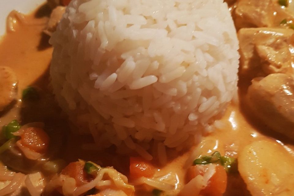 Rotes Thai-Curry mit Hähnchen