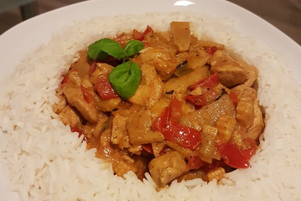 Rotes Thai-Curry mit Hähnchen