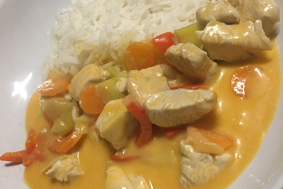 Rotes Thai-Curry mit Hähnchen