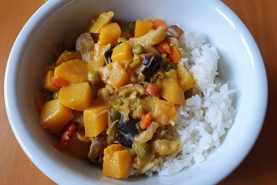 Rotes Thai-Curry mit Hähnchen