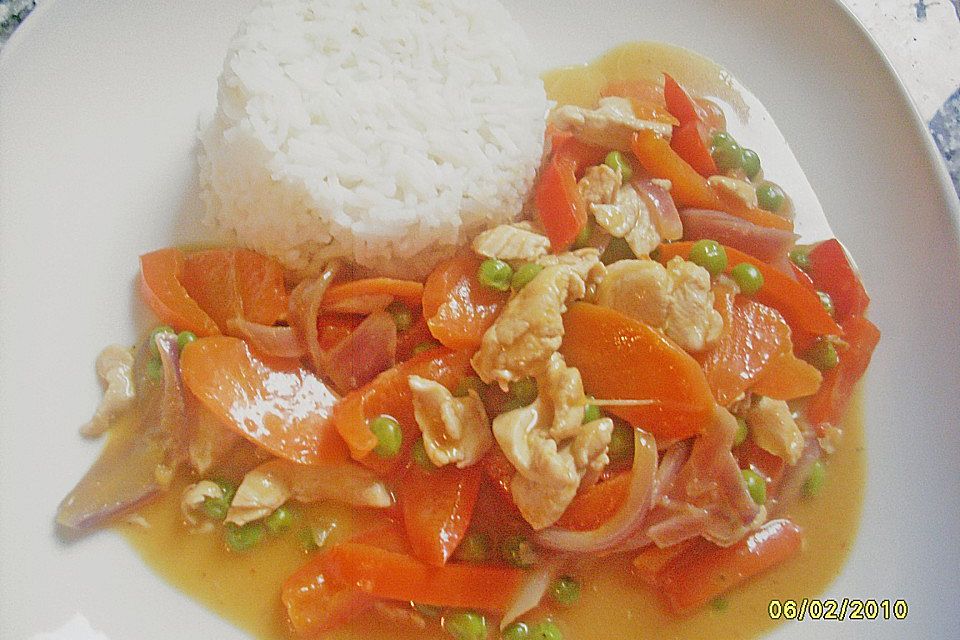 Rotes Thai-Curry mit Hähnchen