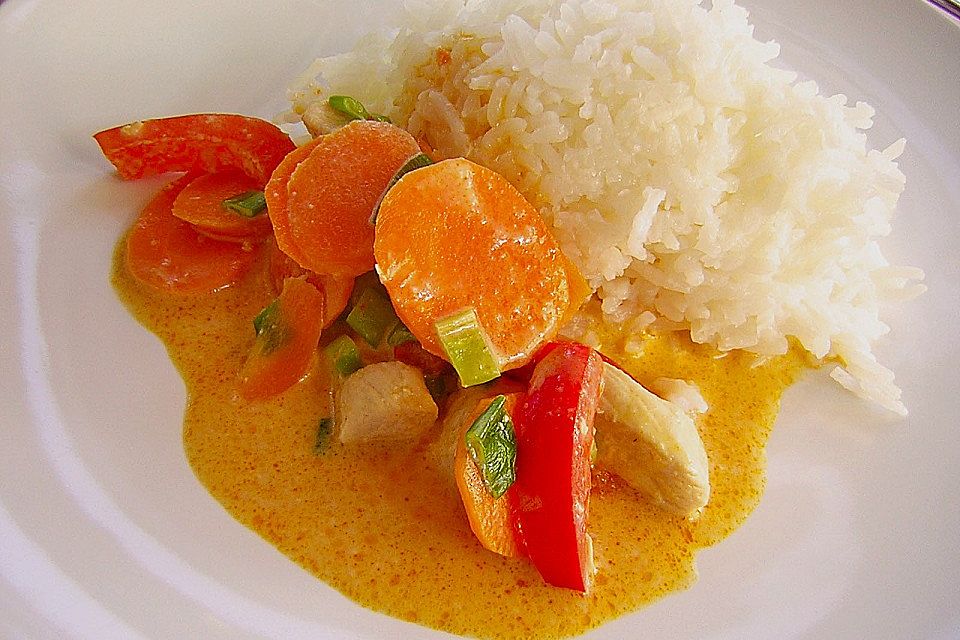 Rotes Thai-Curry mit Hähnchen