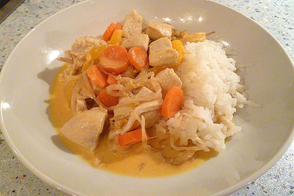 Rotes Thai-Curry mit Hähnchen