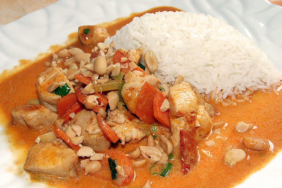 Rotes Thai-Curry mit Hähnchen