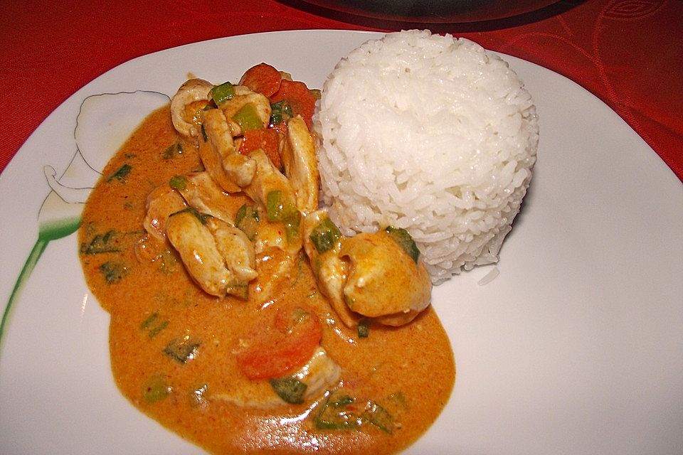 Rotes Thai-Curry mit Hähnchen