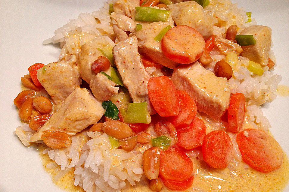 Rotes Thai-Curry mit Hähnchen