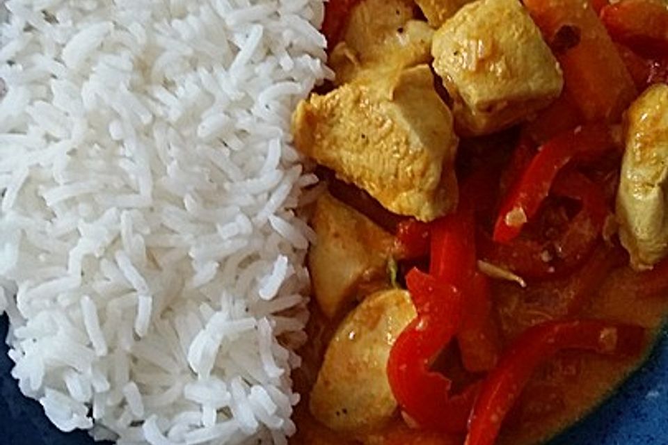 Rotes Thai-Curry mit Hähnchen