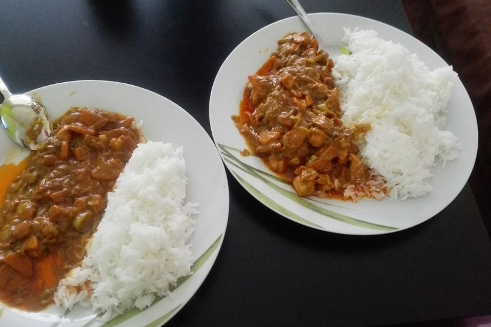 Rotes Thai-Curry mit Hähnchen