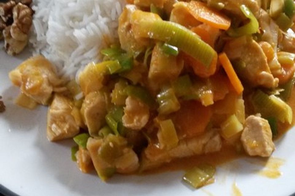 Rotes Thai-Curry mit Hähnchen