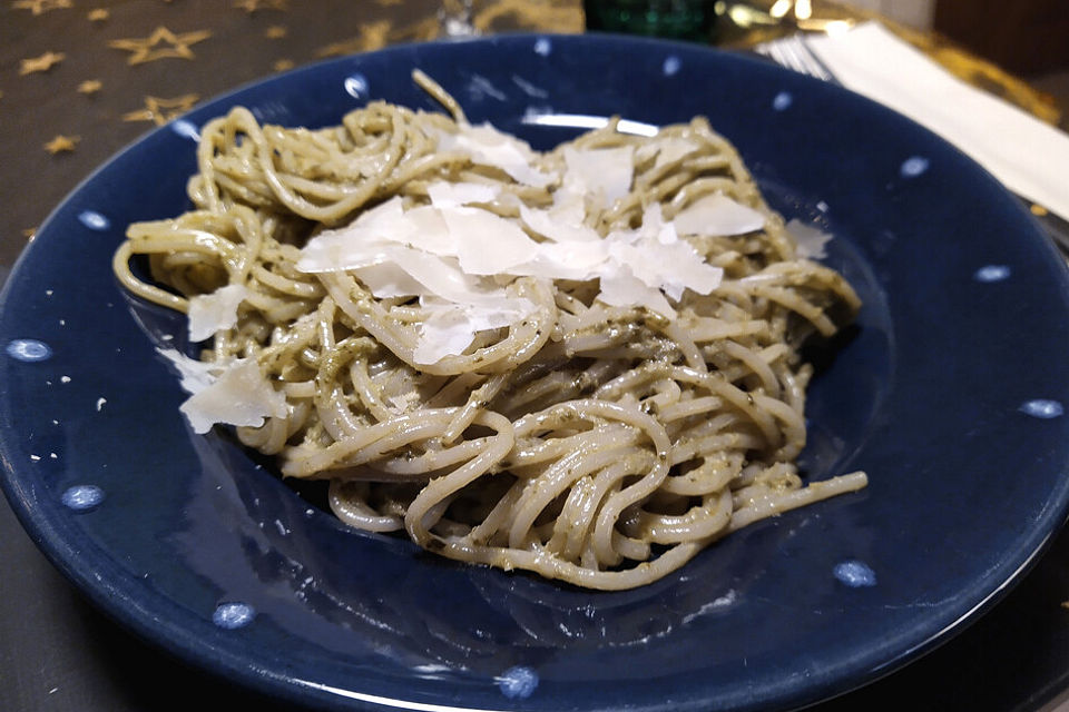 Spaghetti mit Pesto