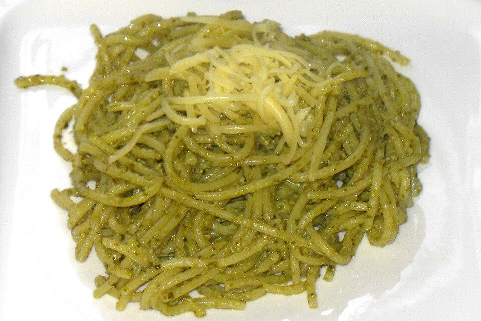 Spaghetti mit Pesto