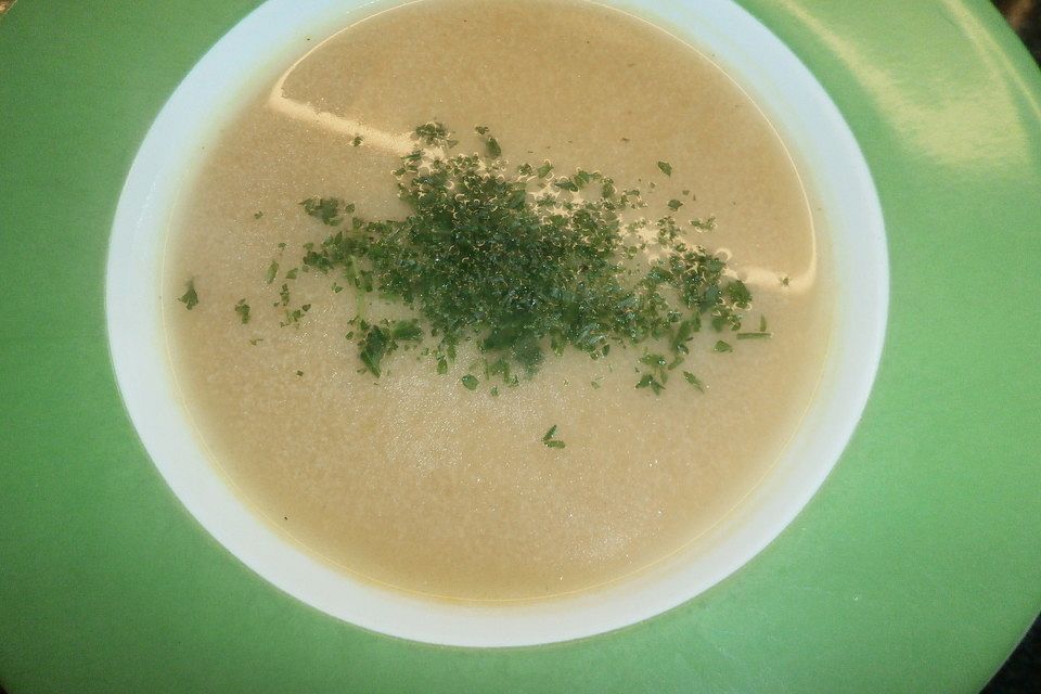 Gebrannte Grießsuppe