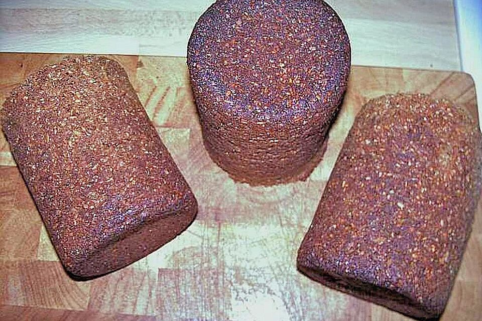 Rundes Schwarzbrot