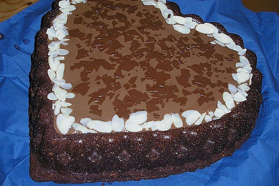 Schoko - Kirsch - Kuchen mit Mandeln