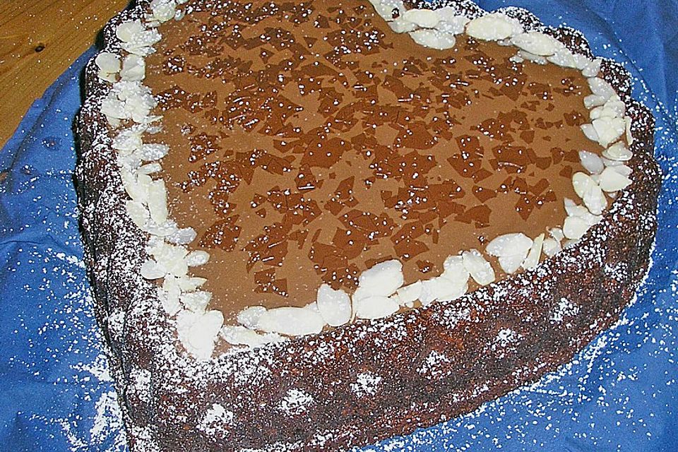 Schoko - Kirsch - Kuchen mit Mandeln