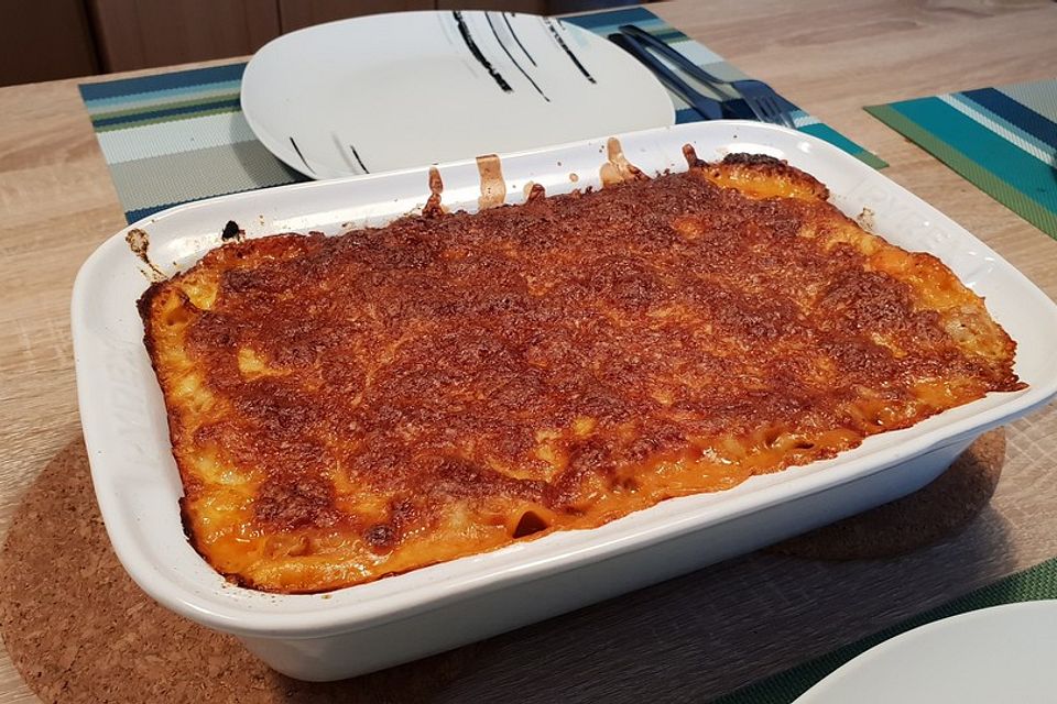 Béchamel-Hackfleisch-Lasagne