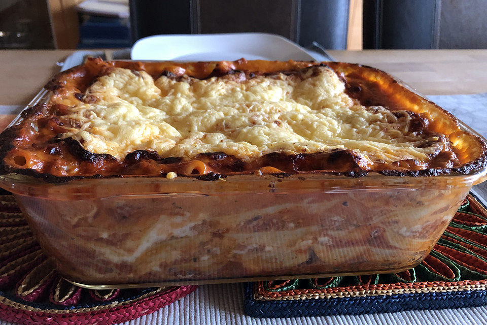 Béchamel-Hackfleisch-Lasagne