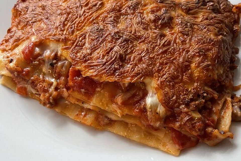 Béchamel-Hackfleisch-Lasagne