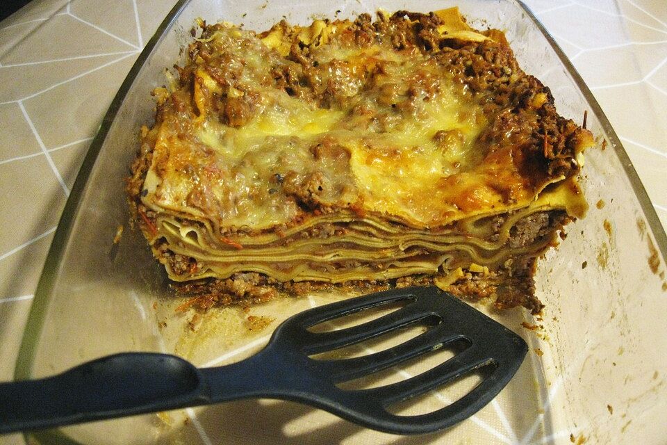 Béchamel-Hackfleisch-Lasagne