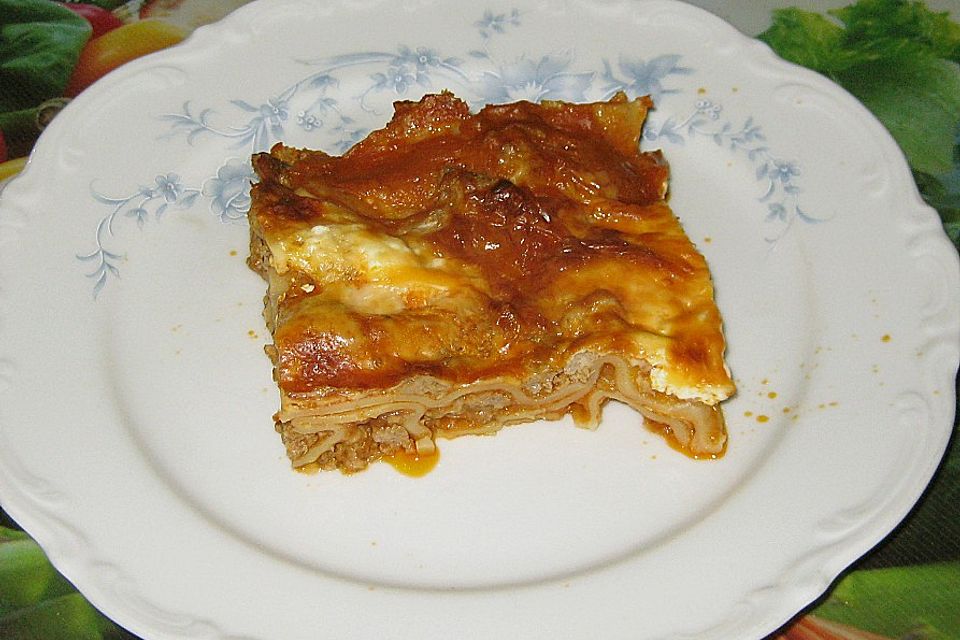 Béchamel-Hackfleisch-Lasagne