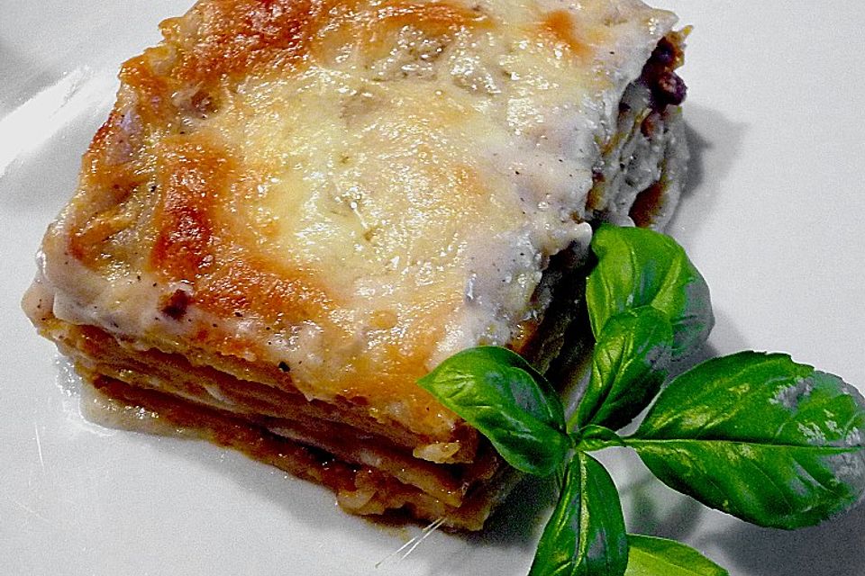 Béchamel-Hackfleisch-Lasagne