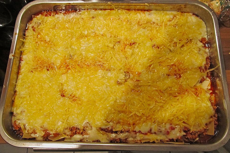 Béchamel-Hackfleisch-Lasagne