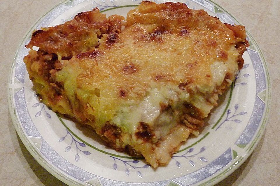 Béchamel-Hackfleisch-Lasagne