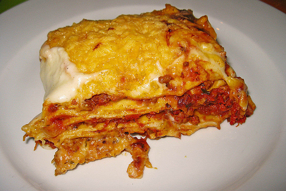 Béchamel-Hackfleisch-Lasagne