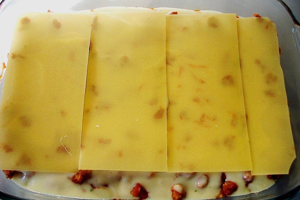 Béchamel-Hackfleisch-Lasagne