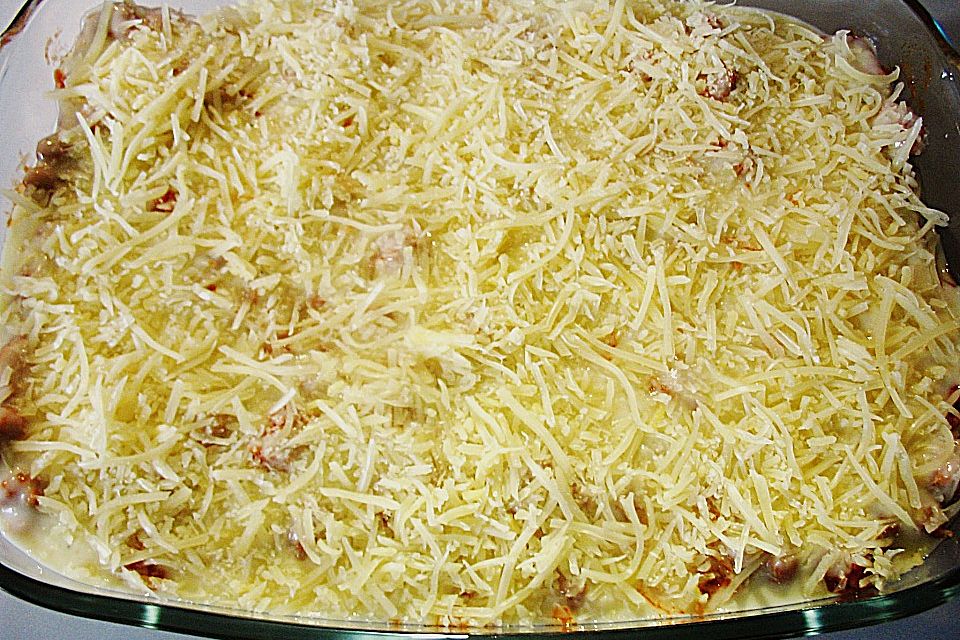 Béchamel-Hackfleisch-Lasagne