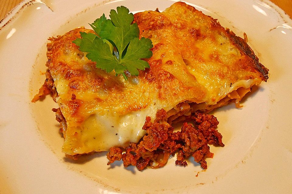 Béchamel-Hackfleisch-Lasagne