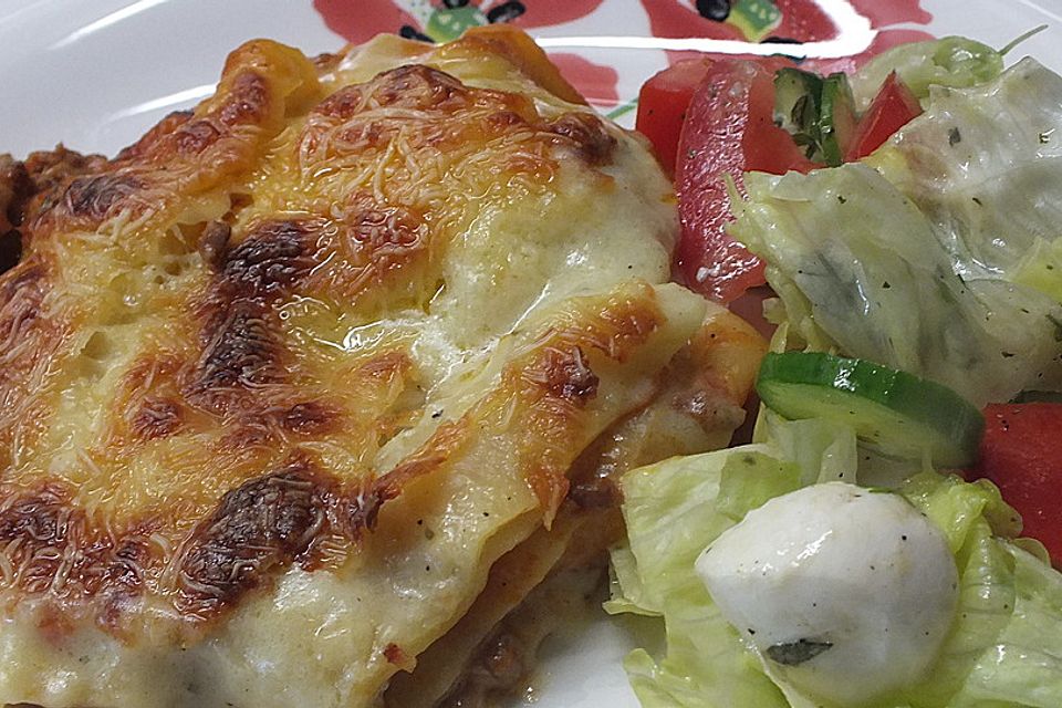 Béchamel-Hackfleisch-Lasagne