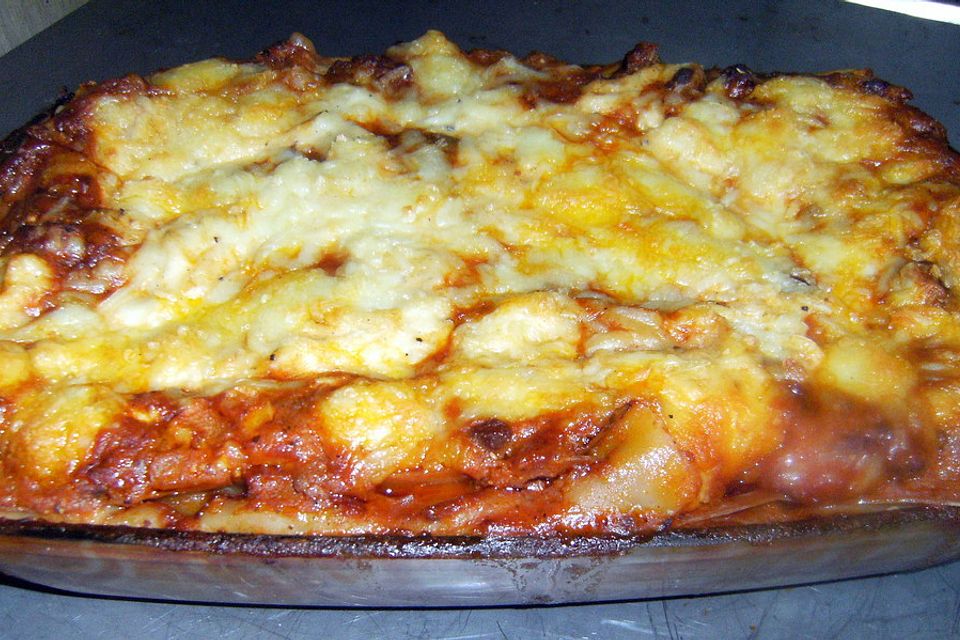 Béchamel-Hackfleisch-Lasagne