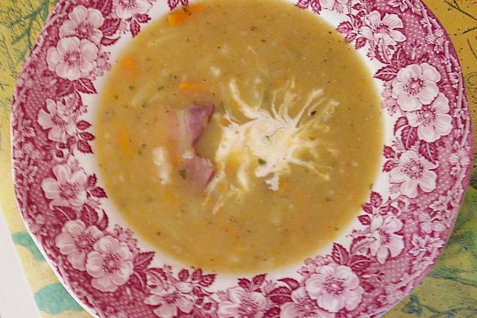 Kartoffelsuppe mit Speck und Majoran