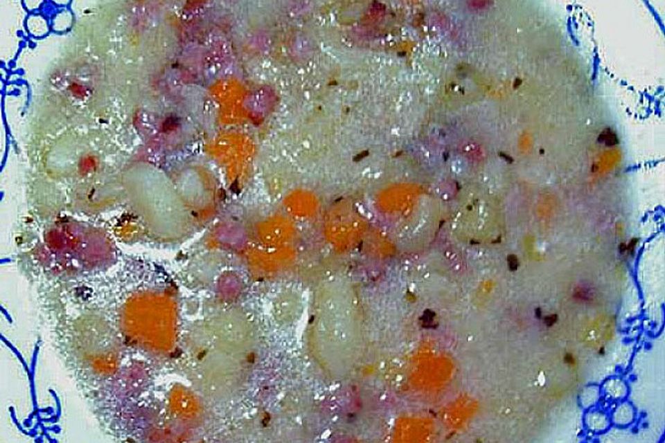 Kartoffelsuppe mit Speck und Majoran