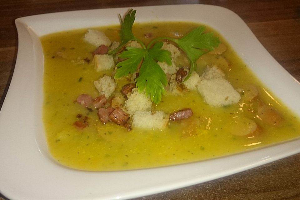 Kartoffelsuppe mit Speck und Majoran