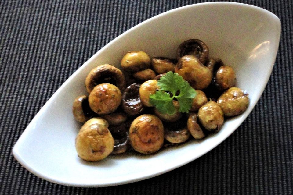 Antipasti - marinierte Champignons