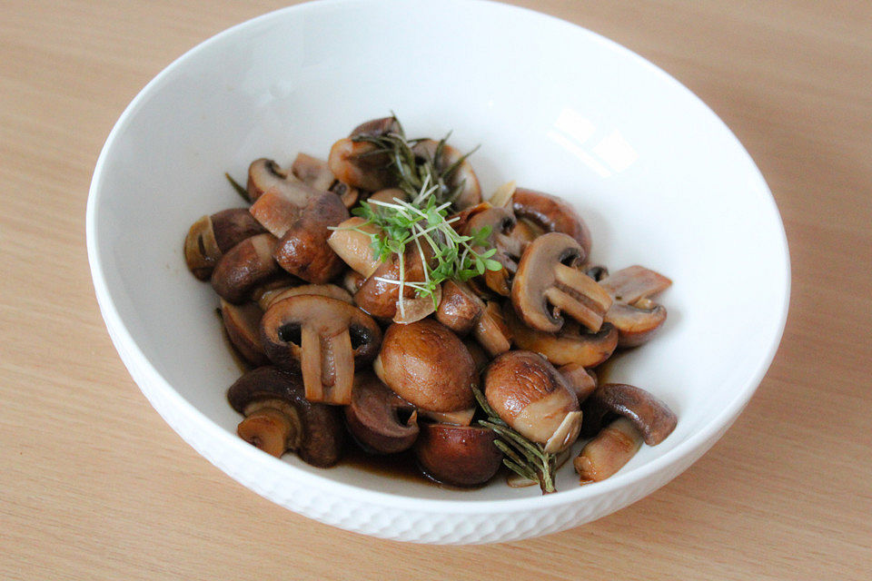 Antipasti - marinierte Champignons