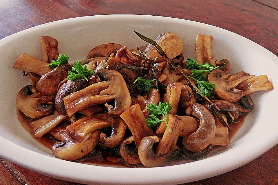 Antipasti - marinierte Champignons