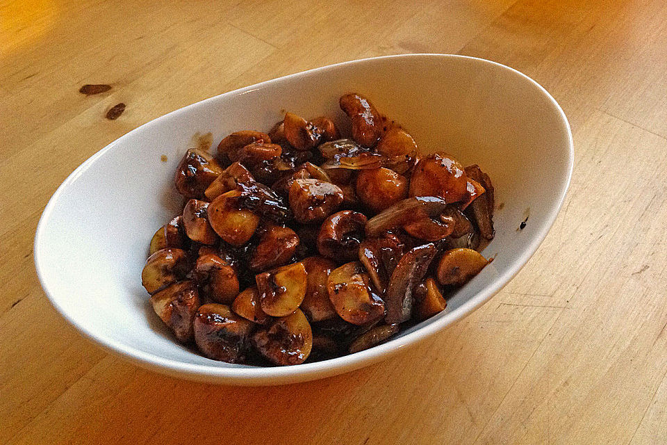 Antipasti - marinierte Champignons