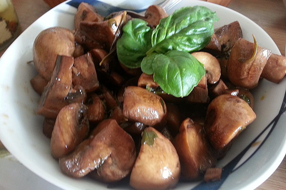 Antipasti - marinierte Champignons