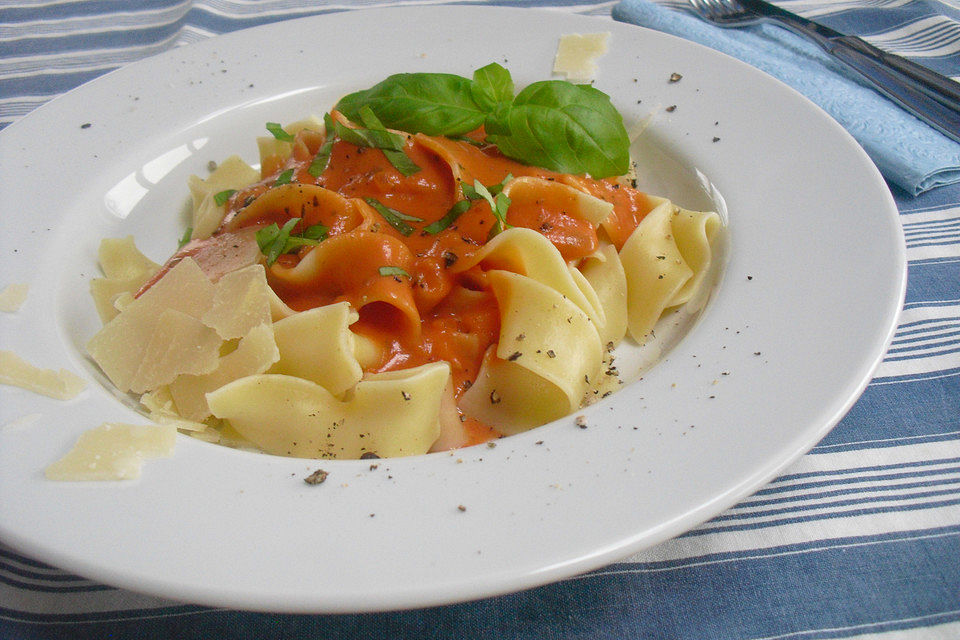 Einfache Tomaten - Sahne Sauce