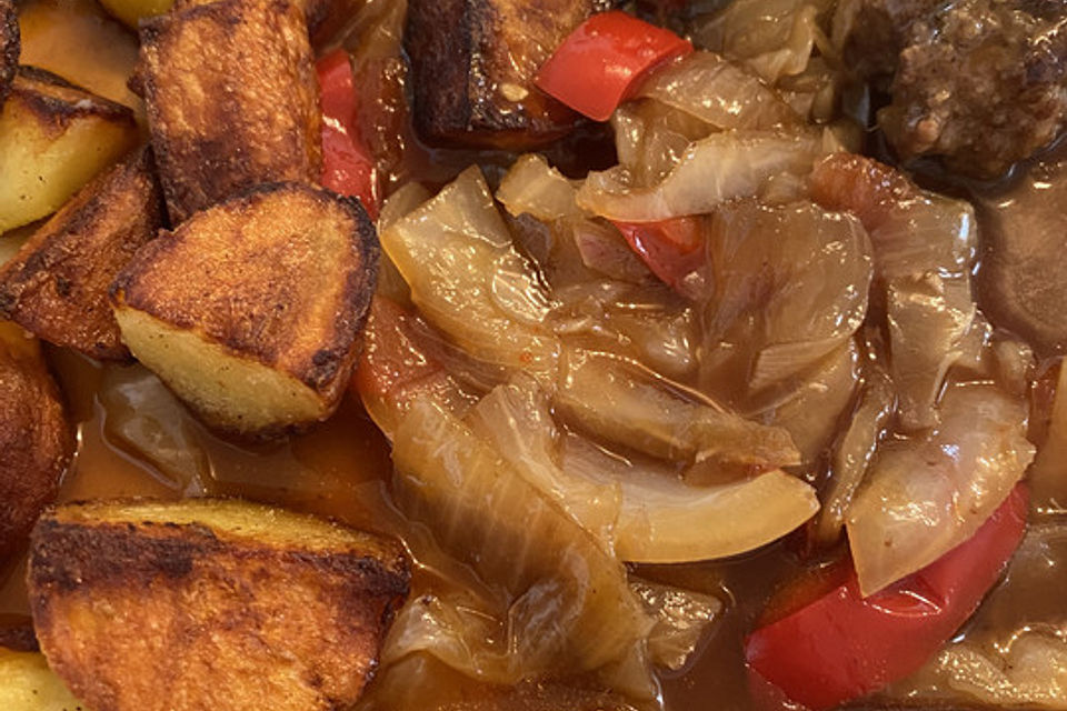 Kraut - Paprika Pfanne mit Hackbällchen