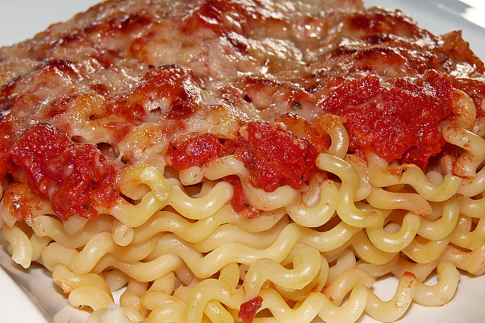 Fusilli mit Mozzarella - Tomaten Sauce