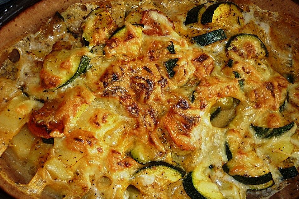 Erdäpfel - Gemüse - Gratin mit Räuchertofu