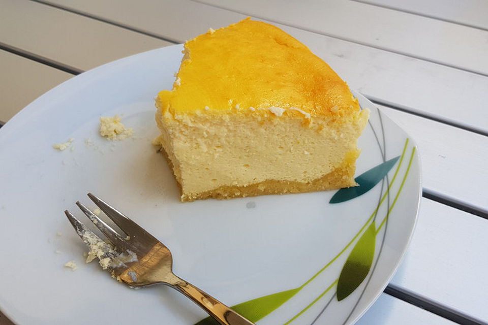 Käsekuchen mit Quark und Sahne