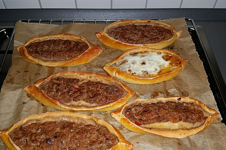 Gefüllte Pide