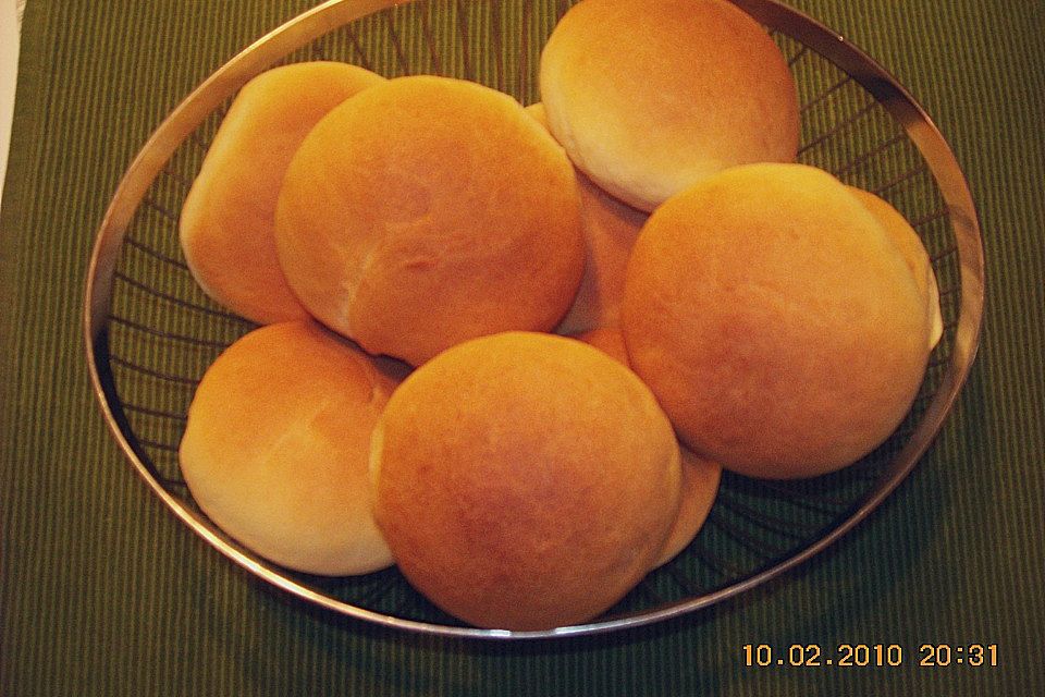 Buttermilchbrötchen