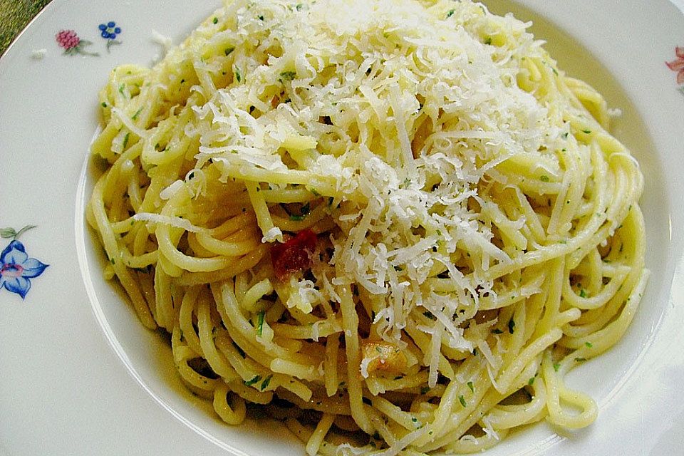 Spaghettini aglio, olio e peperoncino