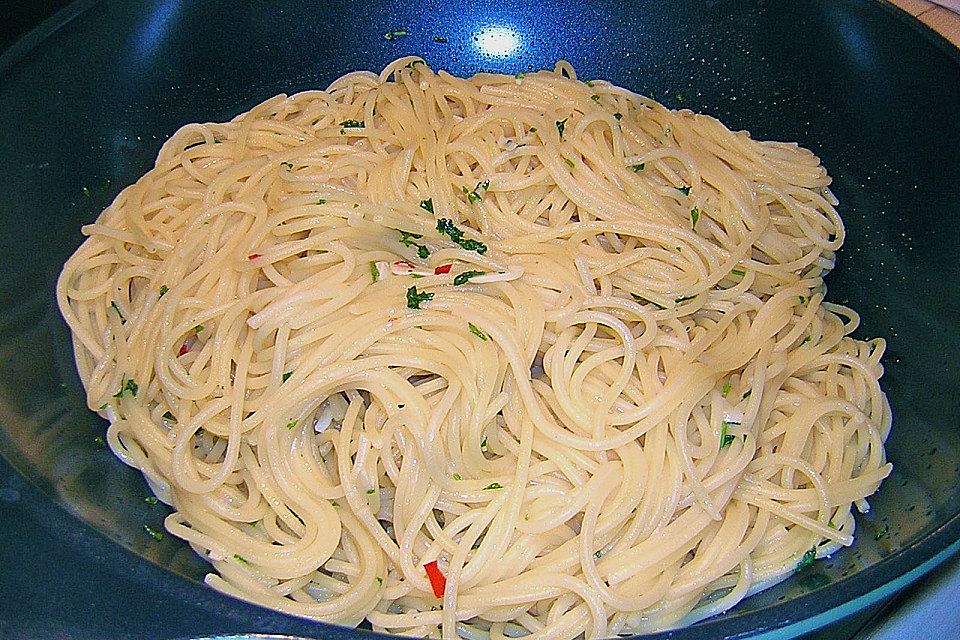 Spaghettini aglio, olio e peperoncino